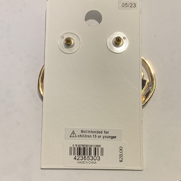 Express Chic Gold Tone Textured Circle Pierced Earrings - Picture 6 of 9